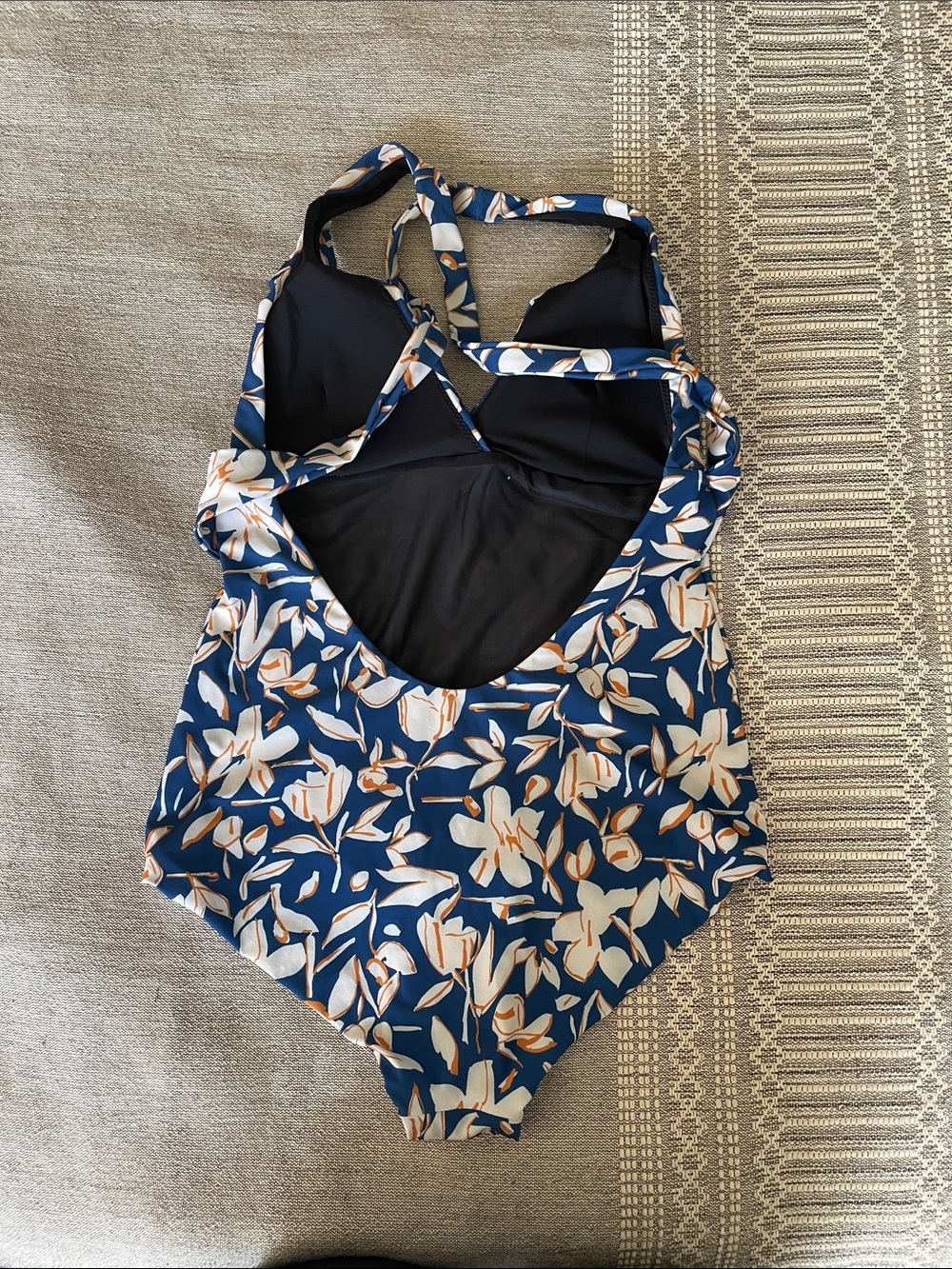 Toast UK One-Piece Swimsuit with V-Neck US size 6-8 - Picture 5 of 9